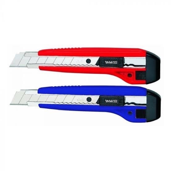 Deli Heavy Anti Cutter Big size 1 pcs Random Color (E2041)